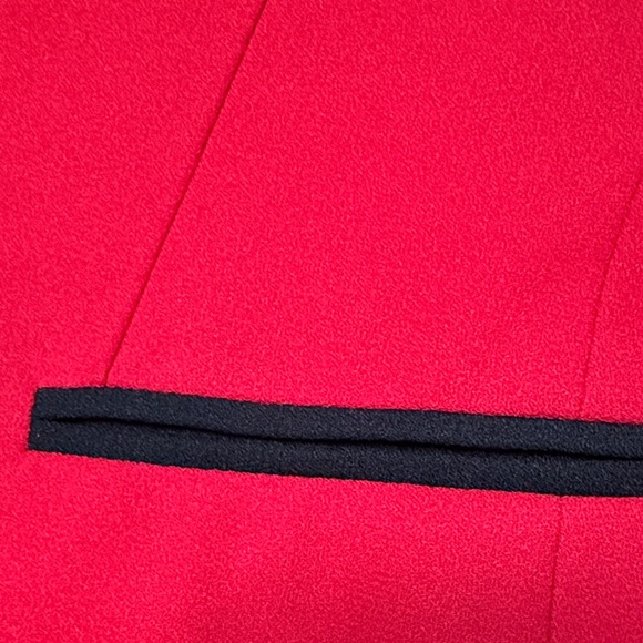 Kasper Red Blazer with Black Contrast Collar - Picture 4 of 11